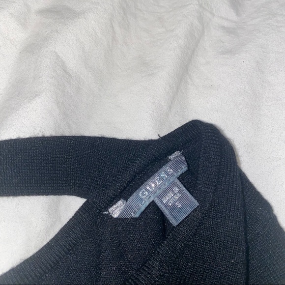 Vintage GUESS 3/4 sleeve 🖤 - Picture 2 of 3